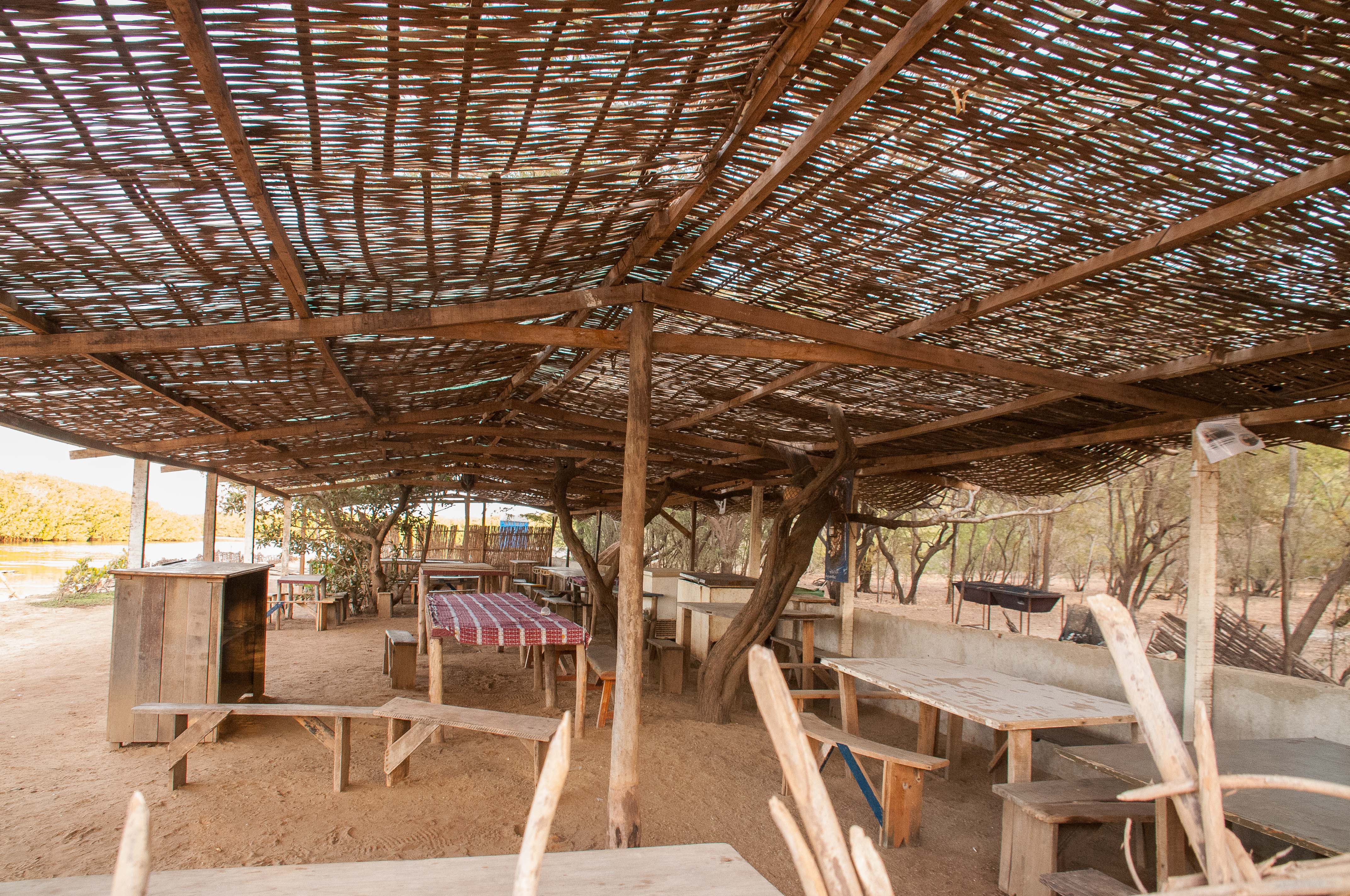 Le restaurant d'huitres de Norbert, au Sud de la lagune de la Somone. 